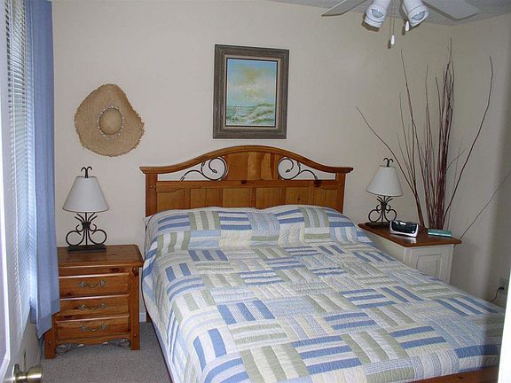 5th image of 2082 E Waters Edge Dr