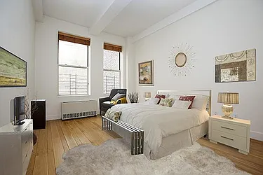 Rented by R New York