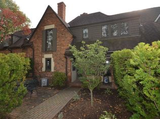 1060 SW Wimbleton Dr, Birmingham, MI 48009