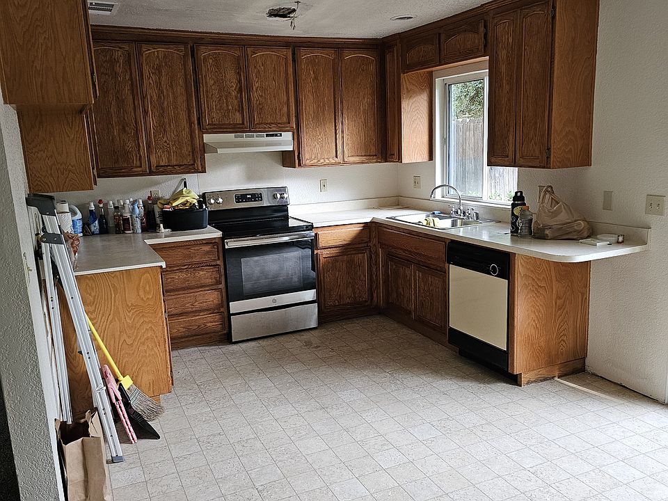 1st image of 1 Garwood Ln