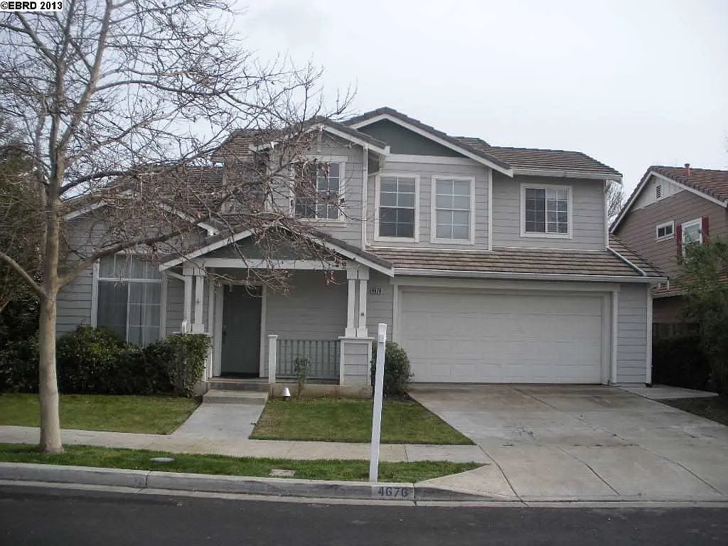 4676 Christenson St photo 1