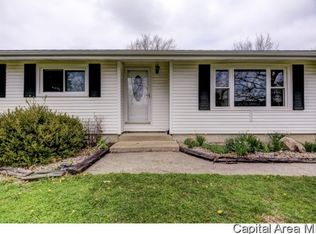 3 Sunnyside Acres, Edinburg, IL 62531
