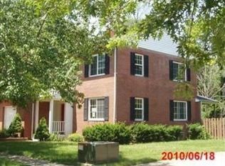 8 Burley Cir, Cincinnati, OH 45218