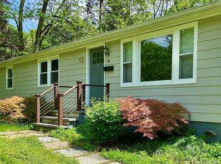 19 Crosmour Rd, Rhinebeck, NY 12572