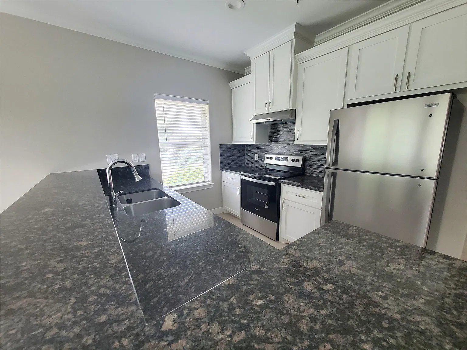 2 bed, 2.0 bath, 932 sqft, $1,175 — Photo 4