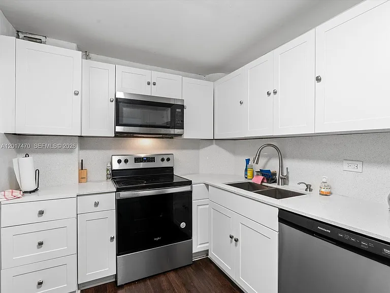 5005 Collins Ave #222 — Photo 17