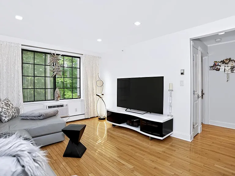 1519 Faulkner Ct — Photo 11