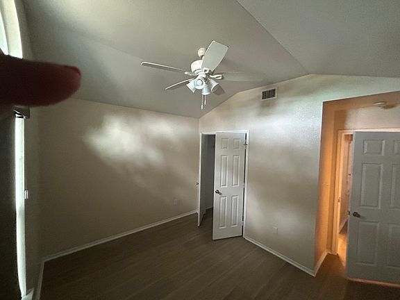 4th image of 104 Breezy St