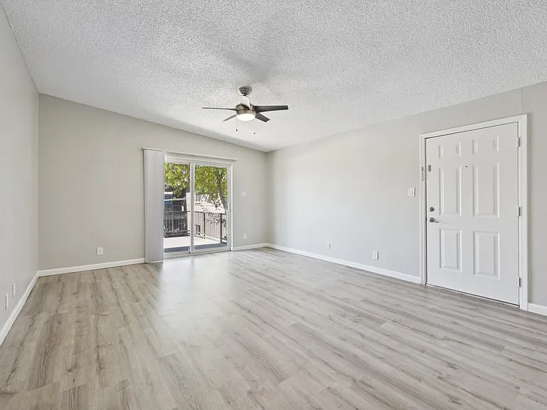 Cornell Apartments — Photo 22