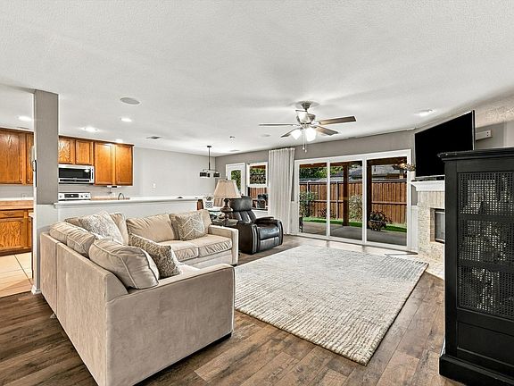 2nd image of 4301 Grassmere Rd
