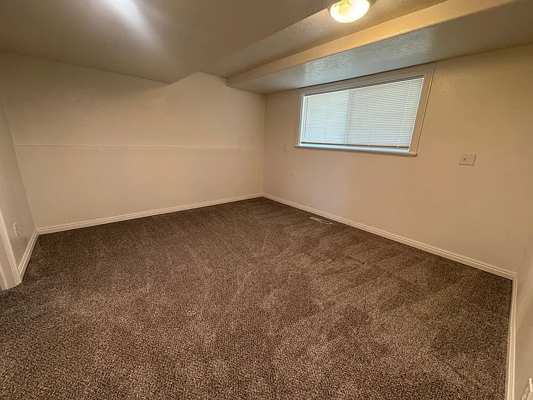 754 W 4000 N — Photo 12