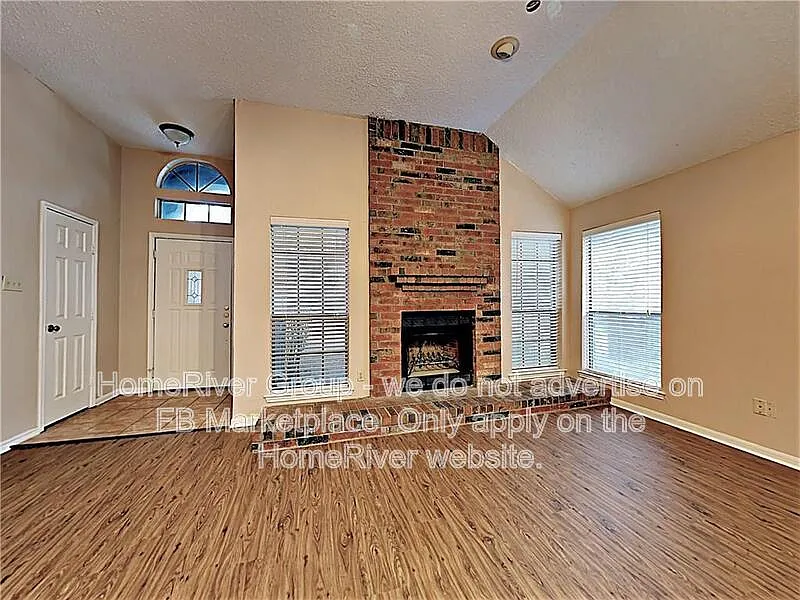 Building Photo - 1112 Kit Ln