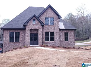 801 Shady Oak Ln, Alabaster, AL 35007