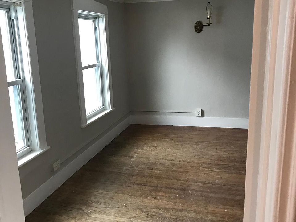 1st image of 224 High St #3