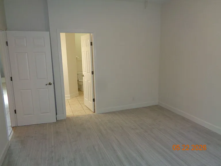 210 Woodhouse Ln — Photo 21