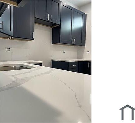 5th image of 6402 S Eberhart Ave #2