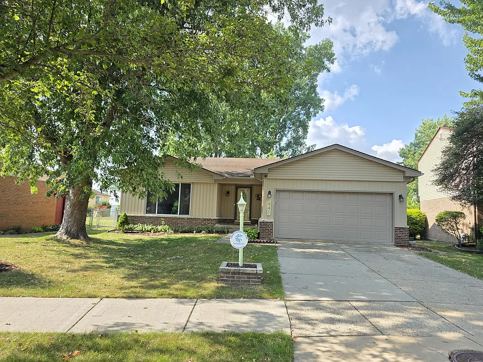 941 Princess Dr
