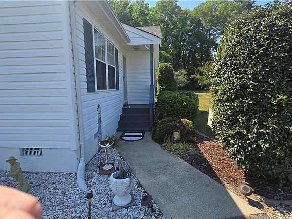 3rd image of 59 Double Cross Ct