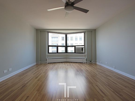 2nd image of 445 W Wellington Ave #11