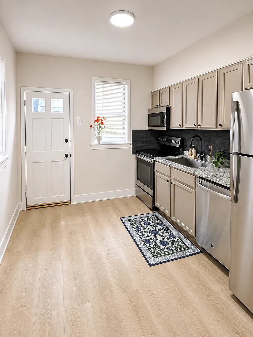 Newly renovated 3 bedroom — Photo 4