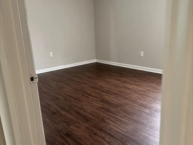 Hampton Avenue Apartments Comfortable Greenville Living Close to Everything — Photo 13