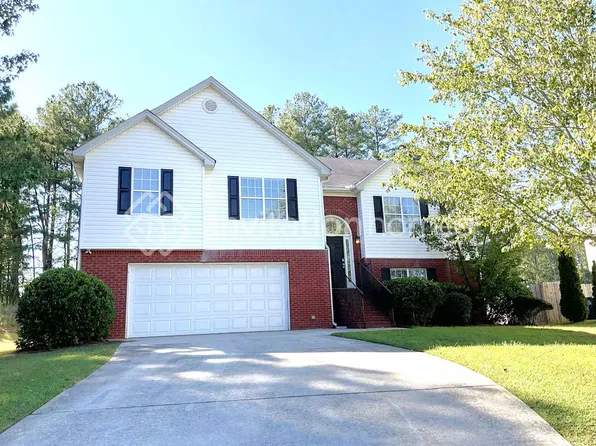 895 Lewis Ridge Cir, Lawrenceville, GA 30045