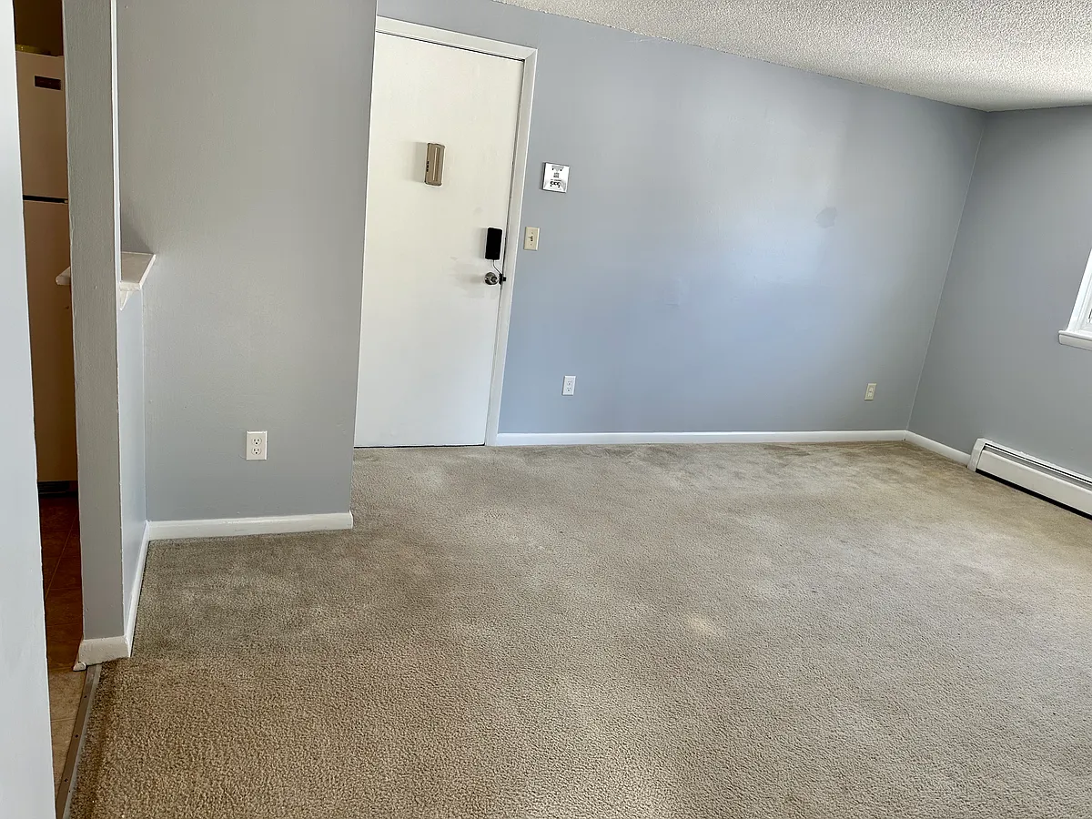 Building Photo - 549 Pine St #17