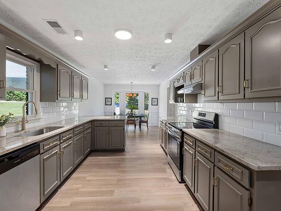 4th image of 2566 Lamb Rd