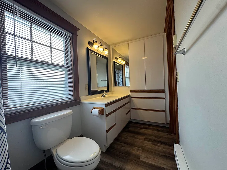 208 W Main St #208 — Photo 11