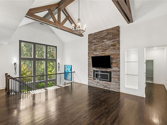 5th image of 6119 Southlake Dr