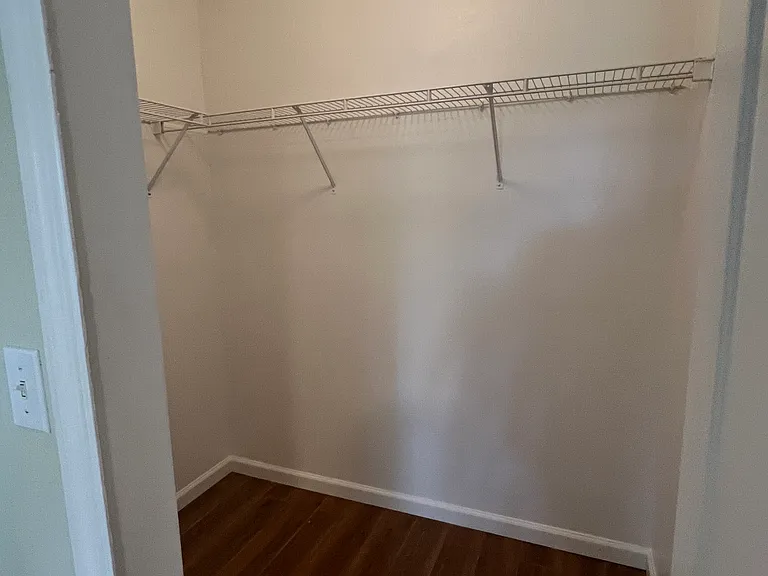 760 N Lake Ave — Photo 14