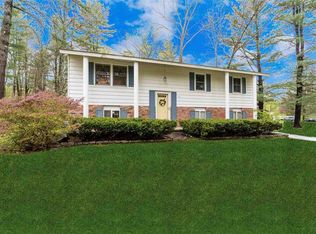 9 Skidmore Dr, Saratoga Springs, NY 12866