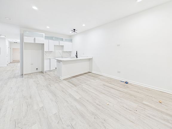 4th image of 6346 S Evans Ave