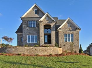 1027 Heron Ridge Rd, Winston Salem, NC 27106