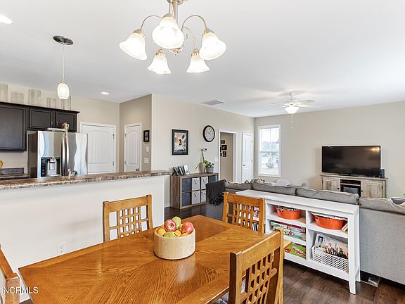 5th image of 7142 Copperfield Ct