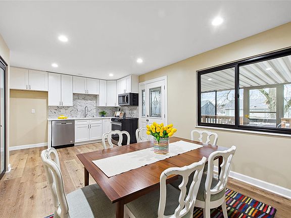 5th image of 11928 Meadowpark Ct