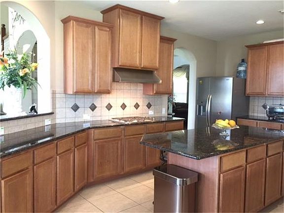 5th image of 1605 Hickory Bend Ln