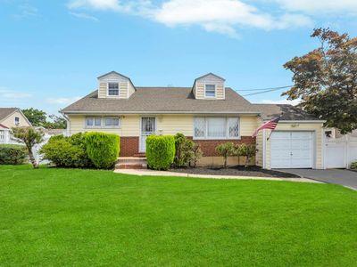 890 Polk Avenue, Franklin Square, NY, 11010