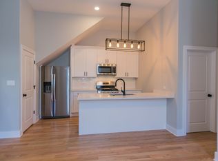 1824 W Augusta Blvd #1R, Chicago, IL 60622