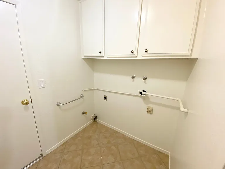 6009 E La Paz Cir — Photo 15