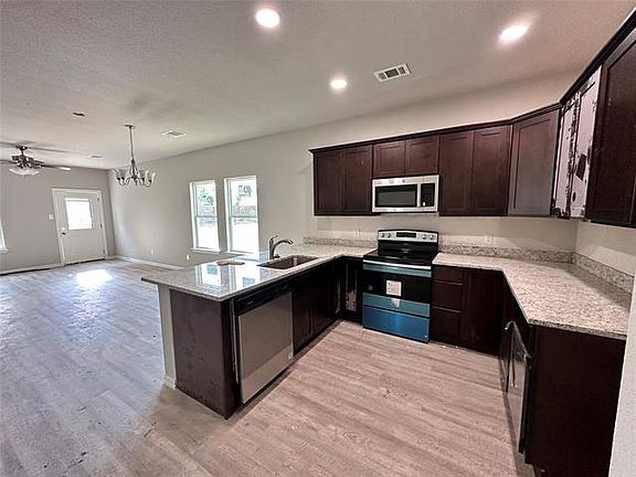 3rd image of 371 2nd Ave