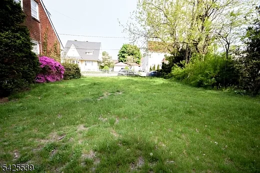 2nd Flr Private Backyard