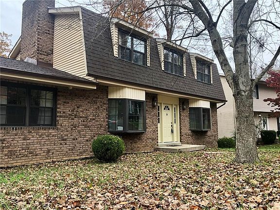 2nd image of 1812 Shadybrook Ln