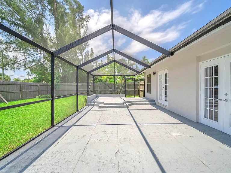 654 West Dr — Photo 24