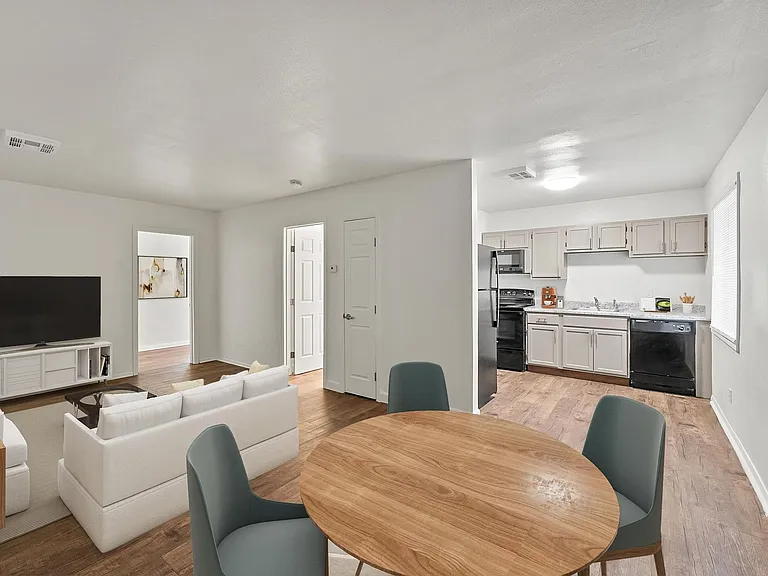 Metro Apartments At Bethalto — Photo 6