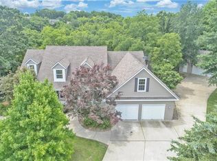 1012 NE Bryant Ct, Lees Summit, MO 64086