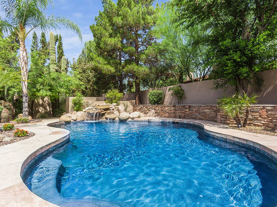 1st image of 5302 E Paradise Ln