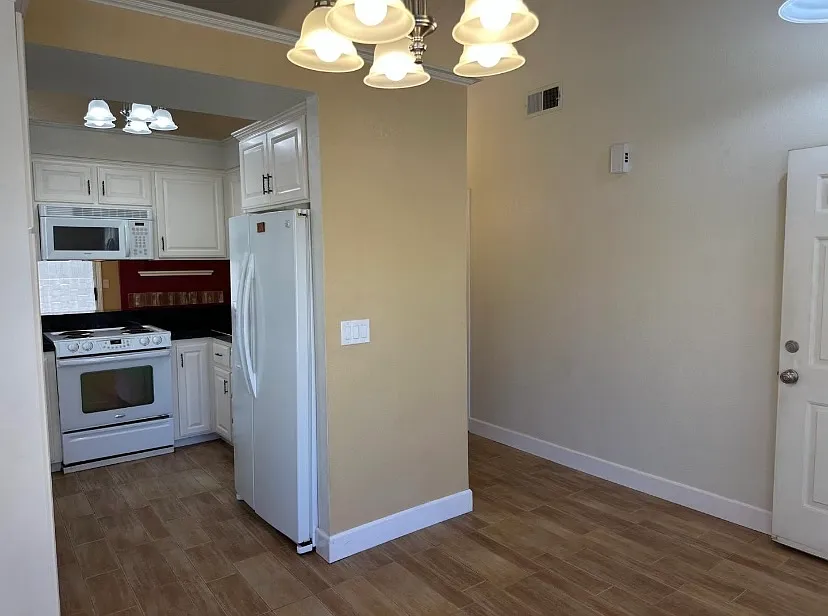 2 bed, 1065 sqft, $2,425 — Photo 4