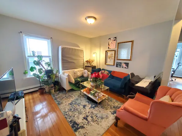 17 Aspinwall Ave APT 2, Brookline, MA 02446