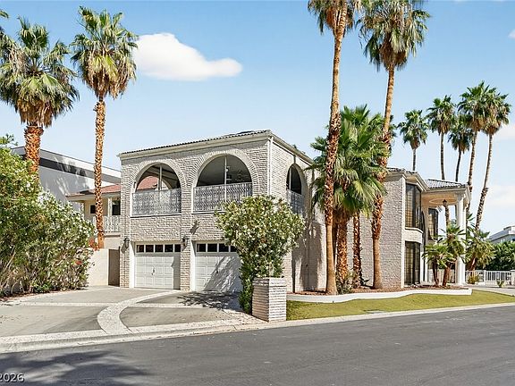 3rd image of 2834 Queens Courtyard Dr